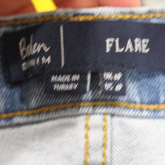 Boden | Flare Embroidered Hem Jeans Size 4P - Picture 7 of 10